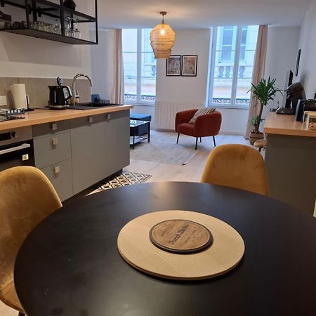 Joli Appartement Au Coeur De Mâcon מראה חיצוני תמונה